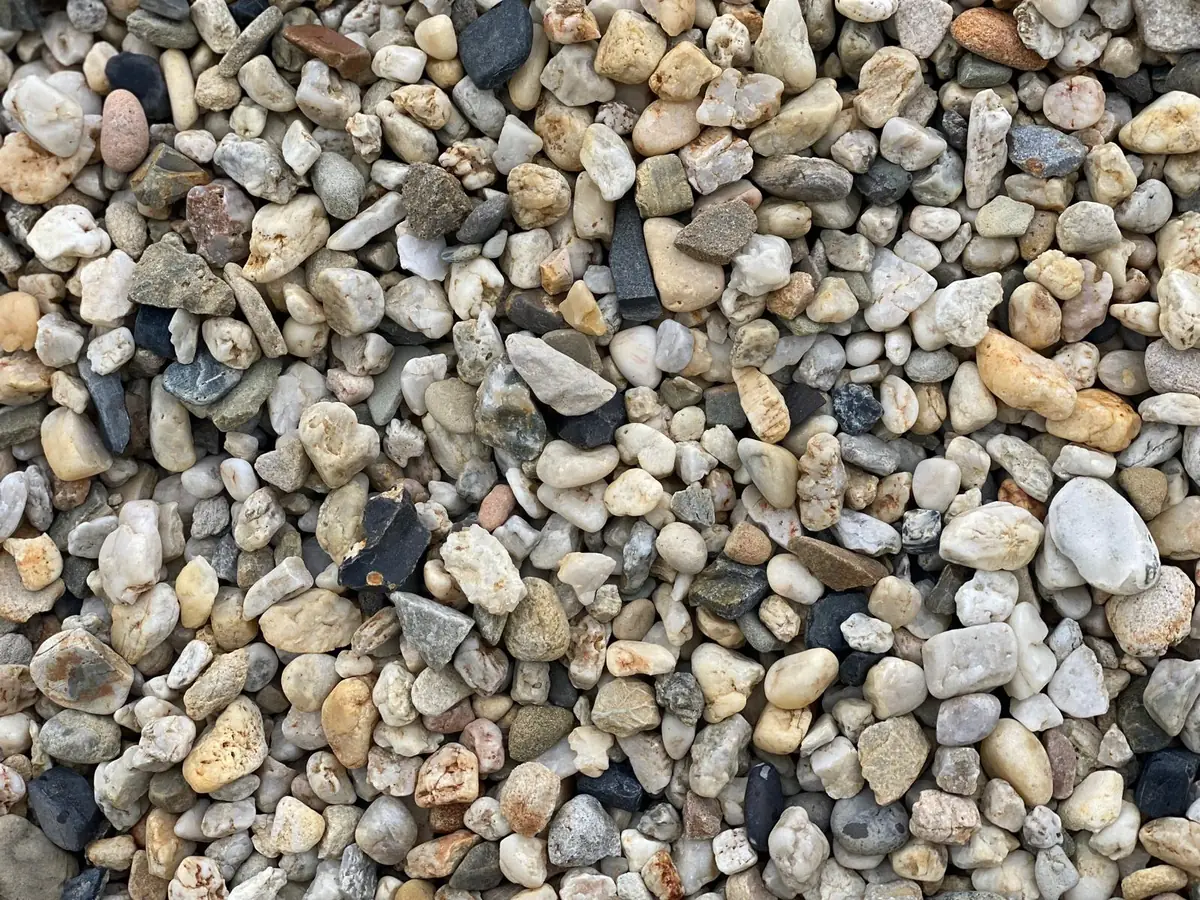 Witte quarz grind toegepast in de tuin